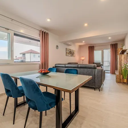 Nuvola Apartament *